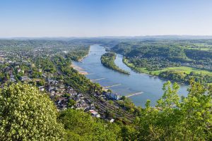 Blick vom Drachenfels in die Rheinebene